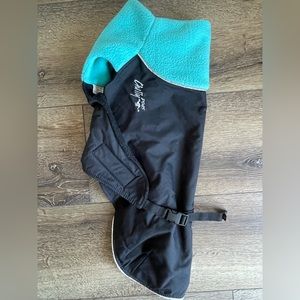 Chilly Dogs Great White North Winter Dog Coat. Size Standard 18. Arctic Blue